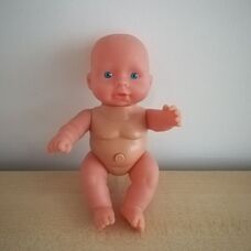 Duci pici csecsemő baba ruha nélkül