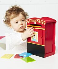 ELC fa postaláda 4 db fából készült színes levélkével