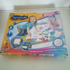 Tomy Aqua Doodle vizes szivárványos rajzoló szőnyeg
