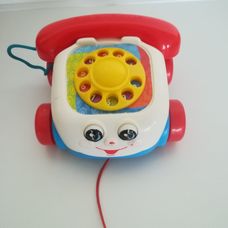 Fisher Price húzható fecsegő telefon