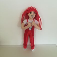 BUD hosszú piros hajú plüss figura