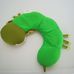 Zöld kukac formájú nyakpárna