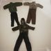 Action Man figurákra való 3 garnitúra ruházat