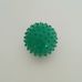 Zöld színű tüske labda gumiból