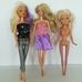 Három darab Barbie jellegű baba